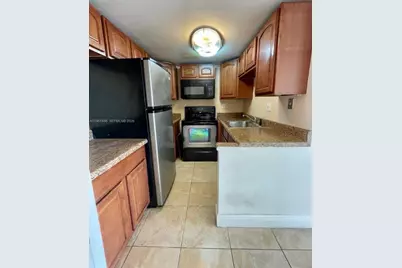 9405 W Flagler St #D403, Miami, FL 33174 - Photo 3