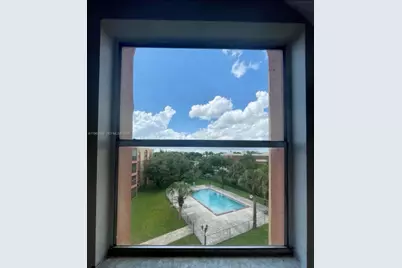 9405 W Flagler St #D403, Miami, FL 33174 - Photo 9