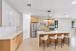 701 SW 17th St, Fort Lauderdale, FL 33315 - Photo 11