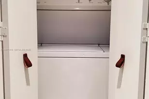 690 SW 1st Ct, Miami, FL 33130 - Photo 13