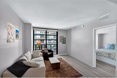 45 SW 9th St #3807, Miami, FL 33130 - Photo 3