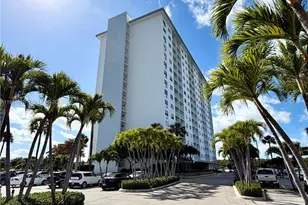 400 Kings Point Dr, Sunny Isles Beach, FL 33160 - Photo 19