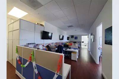 20200 W Dixie Hwy 1003 Hwy #1003, Miami, FL 33180 - Photo 1