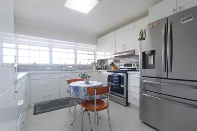 49 Majorca Ave #303, Coral Gables, FL 33134 - Photo 5
