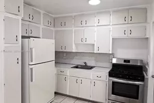 7860 Harding Ave, Miami Beach, FL 33141 - Photo 13