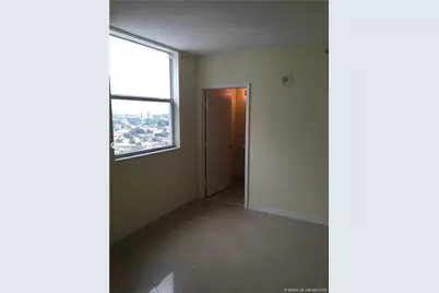 1 Glen Royal Pkwy #1404, Miami, FL 33125 - Photo 5