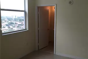 1 Glen Royal Pkwy, Miami, FL 33125 - Photo 5