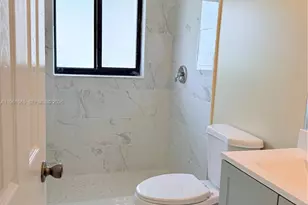 11061 NW 39th St, Coral Springs, FL 33065 - Photo 9