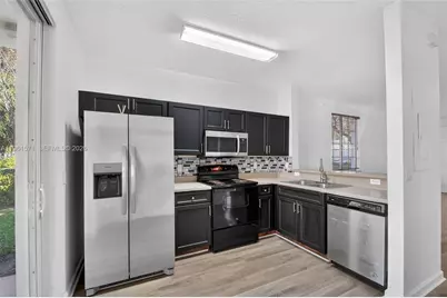 4206 Napoli Lake Dr, Riviera Beach, FL 33410 - Photo 5