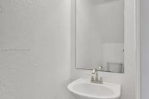 4206 Napoli Lake Dr, Riviera Beach, FL 33410 - Photo 29