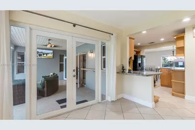 9501 NW 8th St, Pembroke Pines, FL 33024 - Photo 23