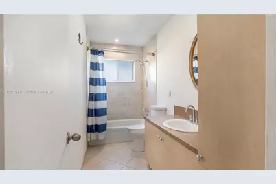 9501 NW 8th St, Pembroke Pines, FL 33024 - Photo 17