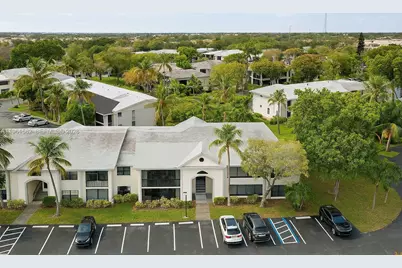 921 NE 199th St #107, Miami, FL 33179 - Photo 1