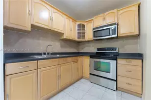 4350 SW 5th St, Miami, FL 33134 - Photo 7