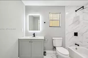 380 NW 20th St, Miami, FL 33127 - Photo 11