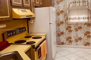 8515 Sunrise Lakes Blvd, Sunrise, FL 33322 - Photo 7