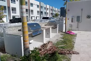 2555 NE 193rd St, Miami, FL 33180 - Photo 5