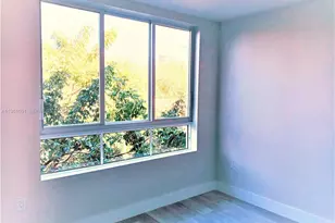 2555 NE 193rd St, Miami, FL 33180 - Photo 31