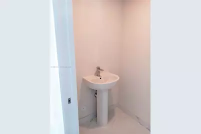 2555 NE 193rd St #2204, Miami, FL 33180 - Photo 17