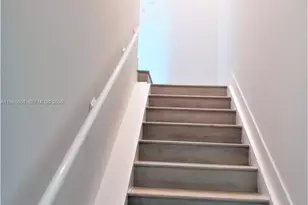 2555 NE 193rd St, Miami, FL 33180 - Photo 21