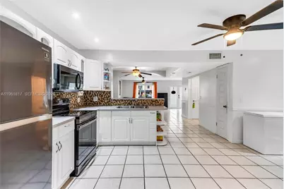 7345 NW 75th St, Tamarac, FL 33321 - Photo 11