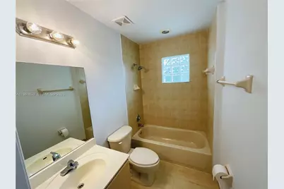 10901 NW 88th Ter #806, Doral, FL 33178 - Photo 15