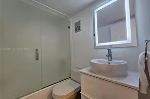 3200 Collins Ave, Miami Beach, FL 33140 - Photo 11