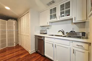 3200 Collins Ave, Miami Beach, FL 33140 - Photo 3