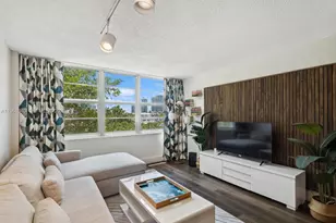 1020 Meridian Ave, Miami Beach, FL 33139 - Photo 5