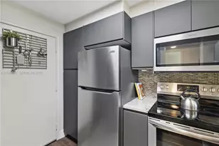 1020 Meridian Ave, Miami Beach, FL 33139 - Photo 13