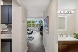 1020 Meridian Ave, Miami Beach, FL 33139 - Photo 9