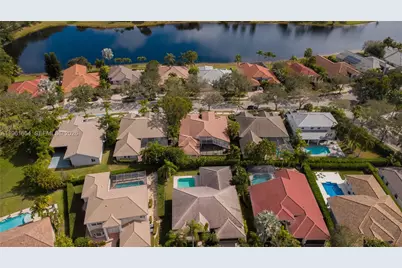 2621 Oakbrook Ln, Weston, FL 33332 - Photo 11