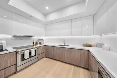 100 S Pointe Dr #1409/10, Miami Beach, FL 33139 - Photo 9