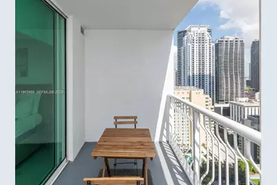 1200 Brickell Bay Dr #3210, Miami, FL 33131 - Photo 9
