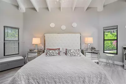 2701 NE 52nd St, Lighthouse Point, FL 33064 - Photo 27