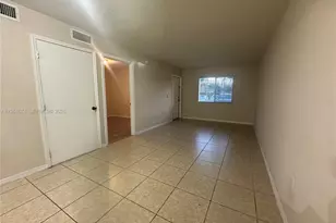 1271 SE 29th St, Homestead, FL 33035 - Photo 5