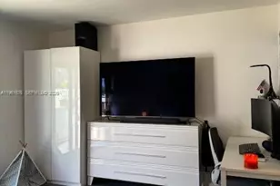 21300 San Simeon Way, Miami, FL 33179 - Photo 15