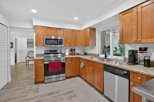 4221 NW 114th Ave, Sunrise, FL 33323 - Photo 9