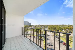 800 Parkview Dr, Hallandale Beach, FL 33009 - Photo 21