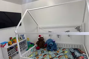 2758 W 60th St, Hialeah, FL 33016 - Photo 7