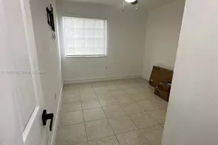 9725 Fontainebleau Blvd, Miami, FL 33172 - Photo 15