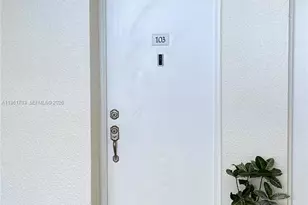 9725 Fontainebleau Blvd, Miami, FL 33172 - Photo 5