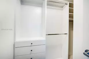 90 SW 3rd St, Miami, FL 33130 - Photo 23