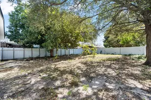 860 NW 70th St, Miami, FL 33150 - Photo 27