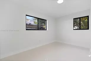 860 NW 70th St, Miami, FL 33150 - Photo 15