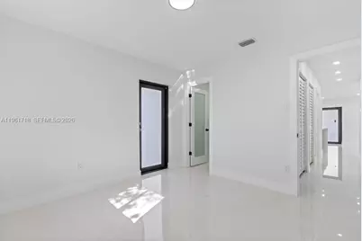 860 NW 70th St, Miami, FL 33150 - Photo 13