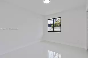 860 NW 70th St, Miami, FL 33150 - Photo 17
