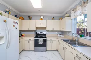 13861 SW 273rd Terrace, Homestead, FL 33032 - Photo 11