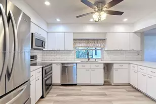 10028 SW 127th St, Miami, FL 33176 - Photo 7