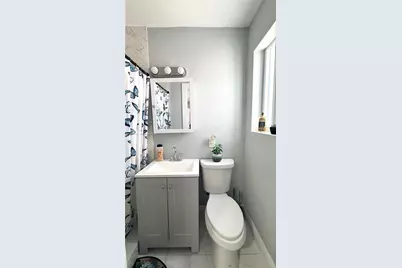 598 E 41st St, Hialeah, FL 33013 - Photo 11